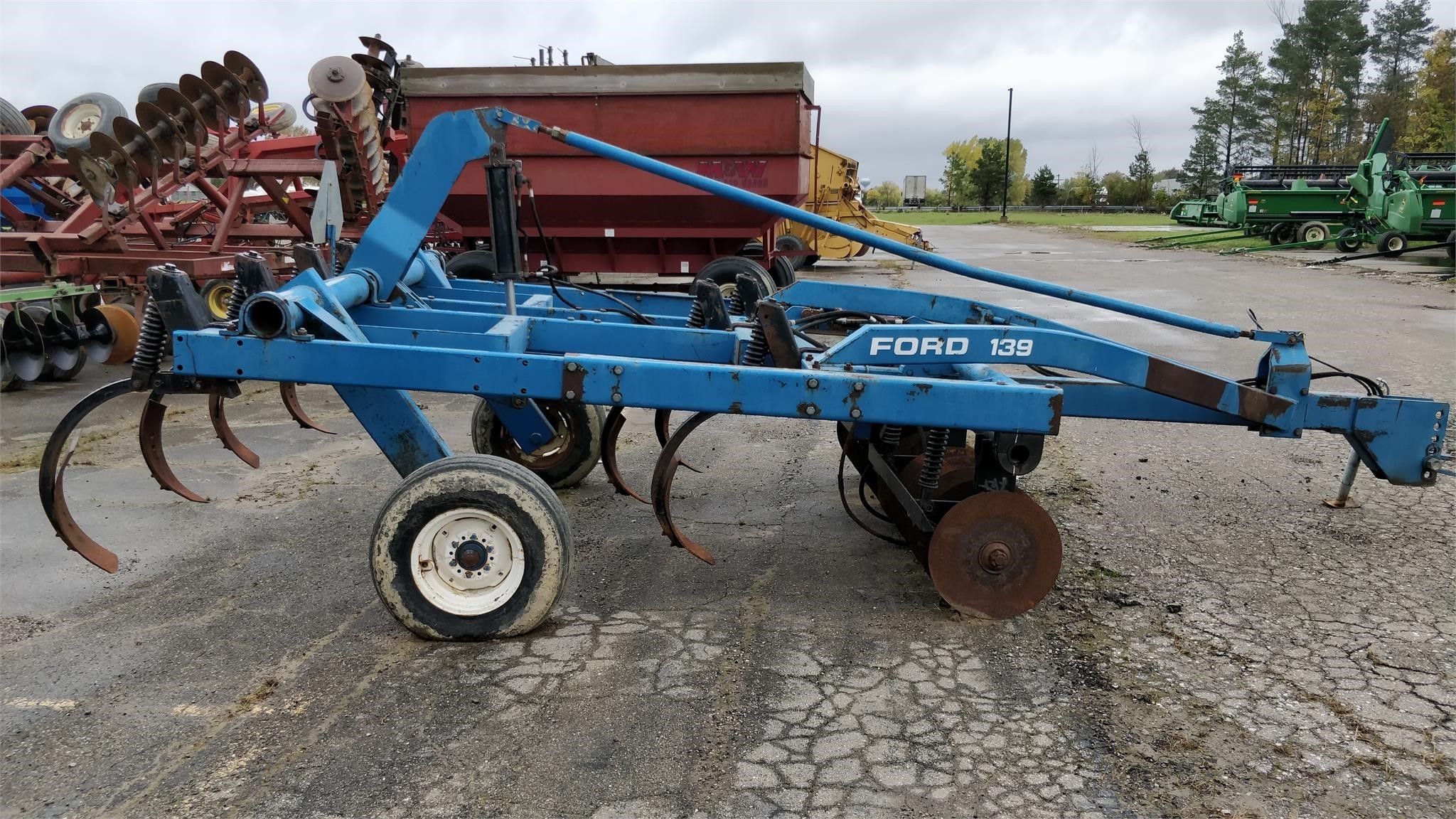 Ford 139 Chisel Plow 5,900 Machinery Pete