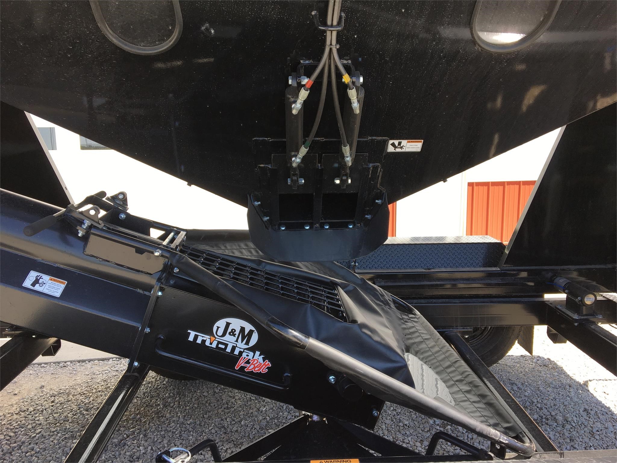 2024 J&M LC390 Seed Tender
