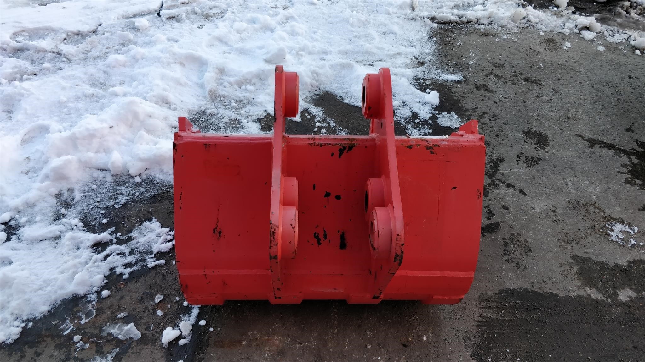 Kubota DIGGING BUCKET Backhoe and Excavator Attachment 950