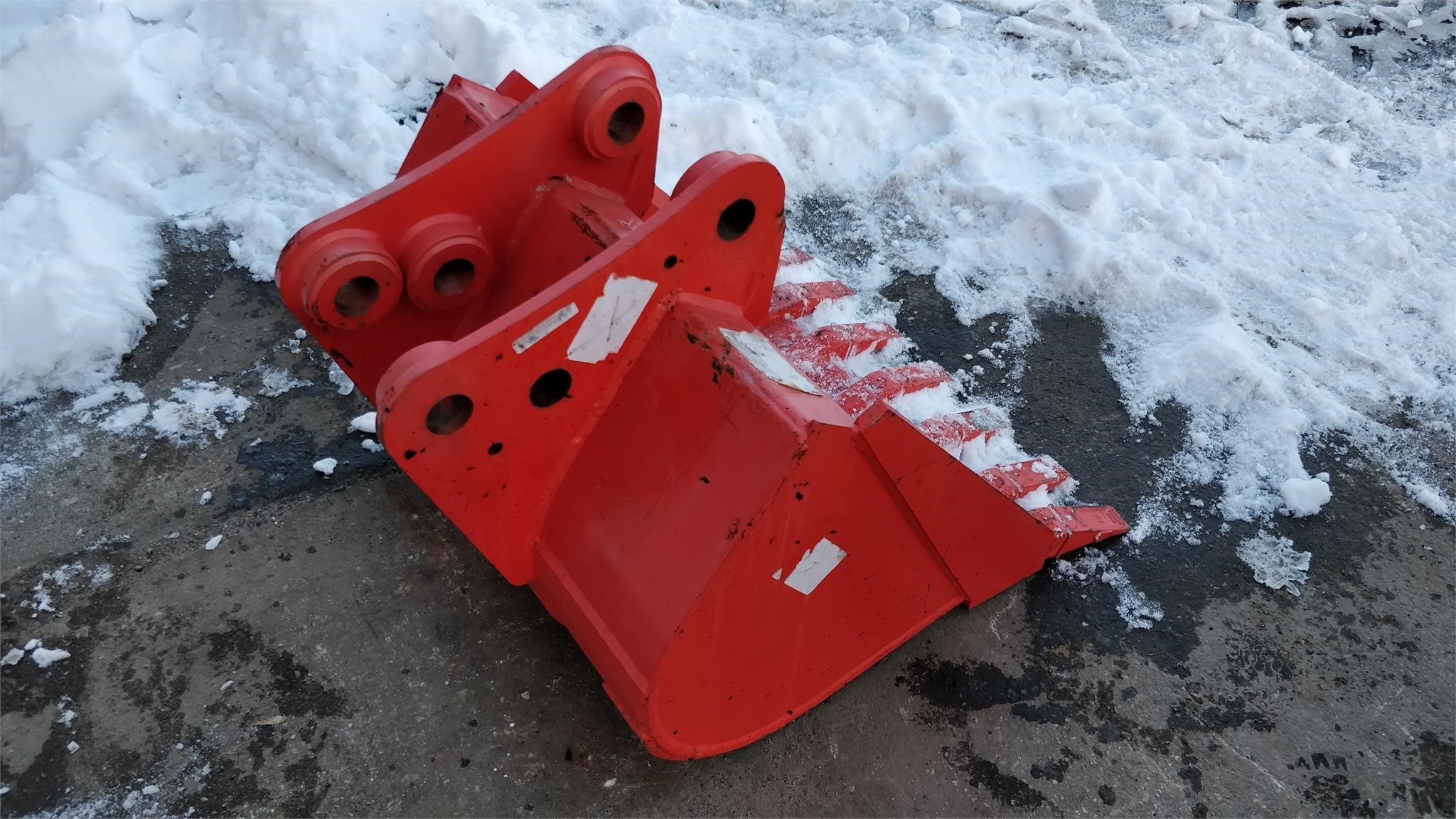  Kubota Digging Bucket Backhoe and Excavator Attachment