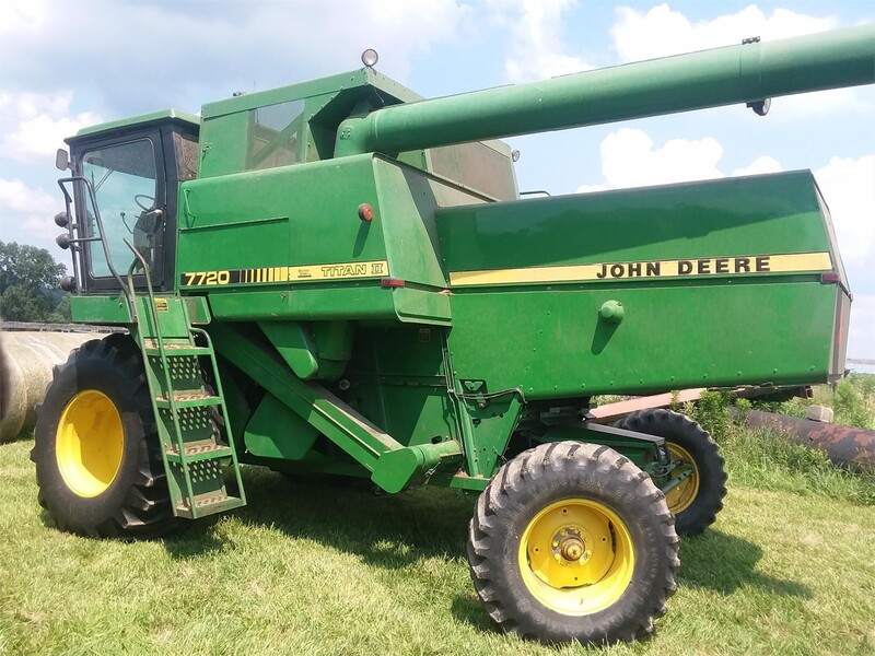 John Deere 7720 Titan II Combine 14,500 Machinery Pete